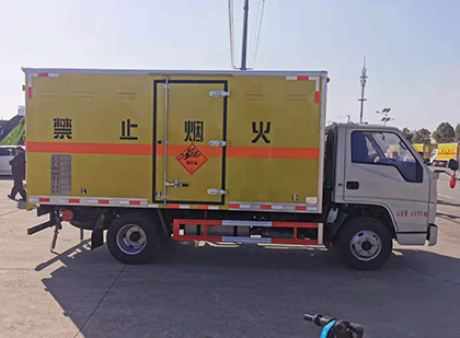 镇赉爆破器材运输车技术升级与安全合规新趋势